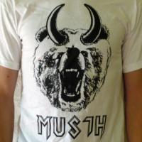T-shirt: Bear, white.